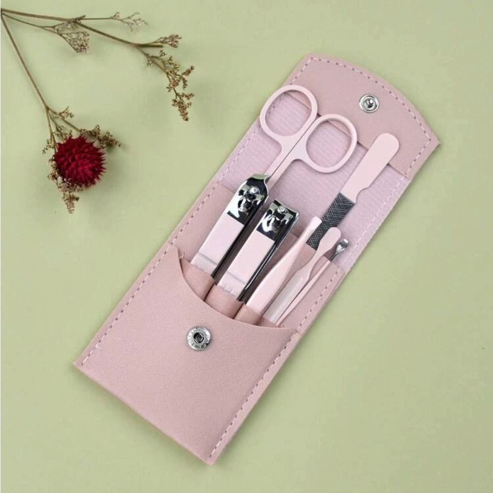 Mini Travel Manicure Kit - Nail Clippers - 7 nail tools